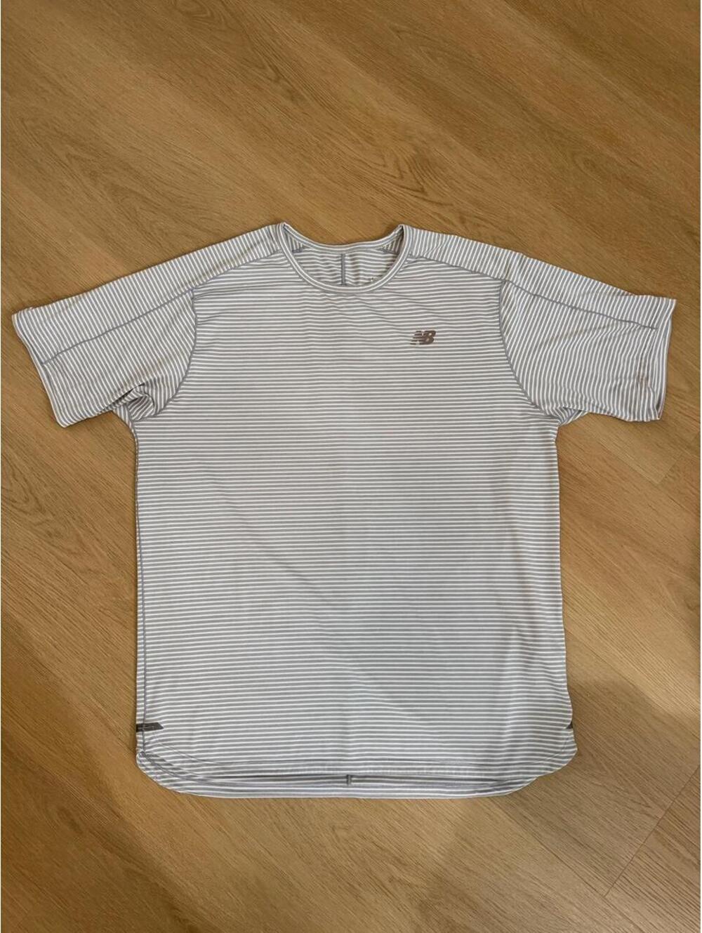New Balance Men’s Short-Sleeve Performance Athletic Tee Gray White Striped Large